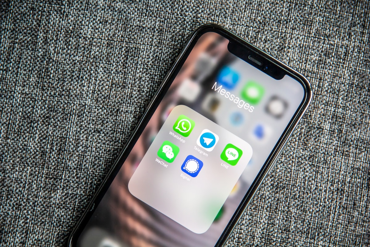WhatsApp Business messaging and lead follow-up on mobile